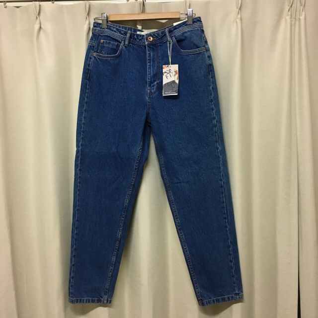 ZARA(ザラ)の新品タグ付　マムフィット　MOM FIT denim ZARA 40 レディースのパンツ(デニム/ジーンズ)の商品写真