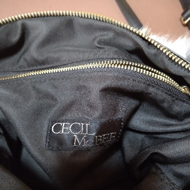 CECIL McBEE(セシルマクビー)の週末お値下げ＊CECILMcBEE＊フェイクファーショルダーバッグ レディースのバッグ(ショルダーバッグ)の商品写真