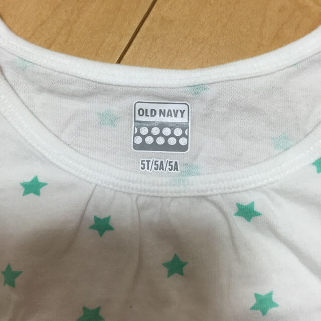 Old Navy(オールドネイビー)のOLD NAVY♡5T 二枚おまとめ！ キッズ/ベビー/マタニティのキッズ服女の子用(90cm~)(Tシャツ/カットソー)の商品写真