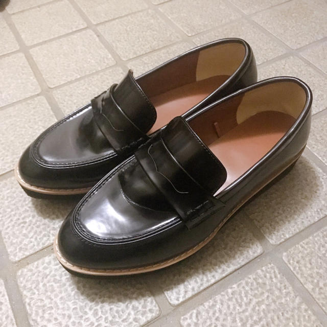 GU(ジーユー)の【新品】GU 黒　ローファー　厚底 レディースの靴/シューズ(ローファー/革靴)の商品写真