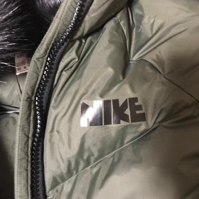 sacai(サカイ)のNike × sacai Women’s Parka ダウン セコイア サイズM レディースのジャケット/アウター(ダウンジャケット)の商品写真