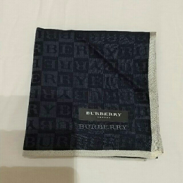 BURBERRY(バーバリー)のバーバリー　ハンカチ　2枚　新品未使用 メンズのファッション小物(ハンカチ/ポケットチーフ)の商品写真