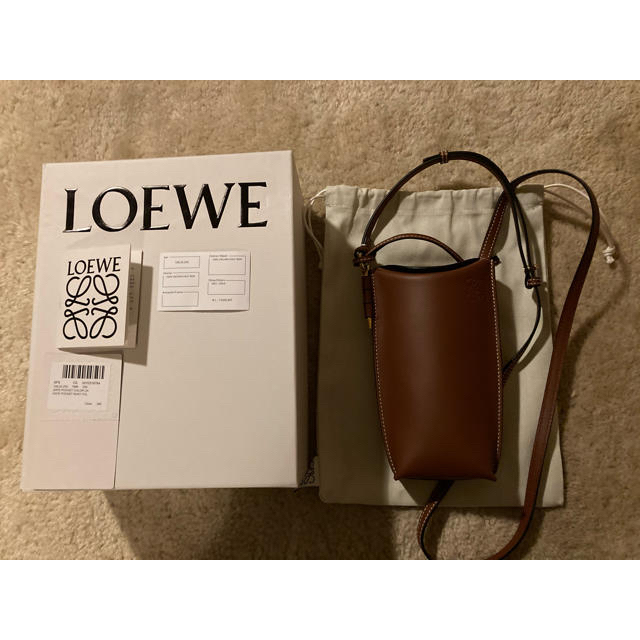 LOEWE(ロエベ)のLOEWE 正規品　ゲートポケット　ポシェット　ポーチ　ショルダー  ロエベ　 レディースのバッグ(ショルダーバッグ)の商品写真