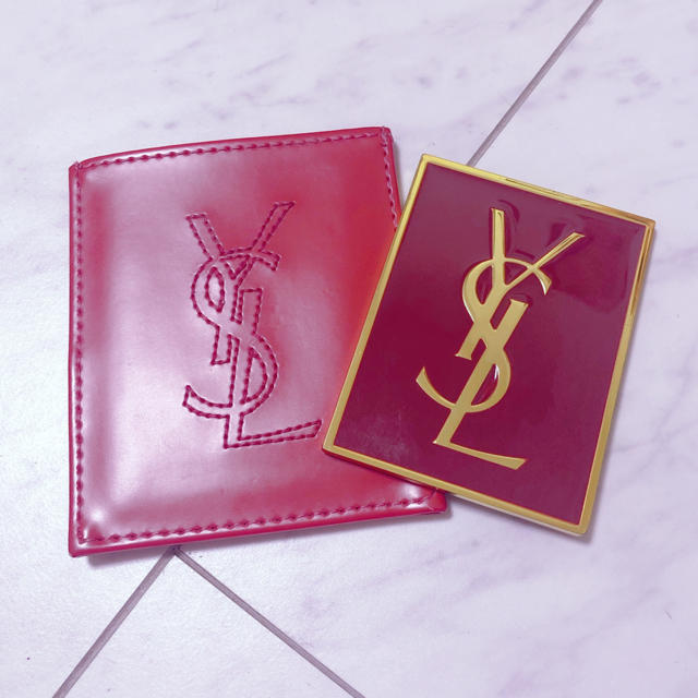 Yves Saint Laurent Beaute(イヴサンローランボーテ)の♡ YSL ミラー ♡ ちなっつ様専用 レディースのファッション小物(ミラー)の商品写真