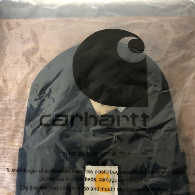 carhartt(カーハート)の【週末限定値下げ】carharttカーハートニット帽 レディースの帽子(ニット帽/ビーニー)の商品写真