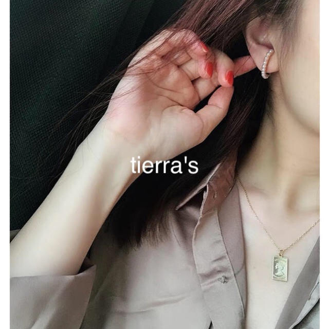 ZARA(ザラ)のimport❁︎パール ライン ピアス gold レディースのアクセサリー(ピアス)の商品写真