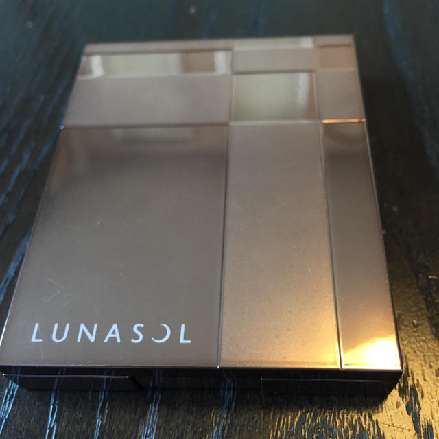 LUNASOL(ルナソル)のLUNASOL モデリングアイズ 01 コスメ/美容のベースメイク/化粧品(アイシャドウ)の商品写真