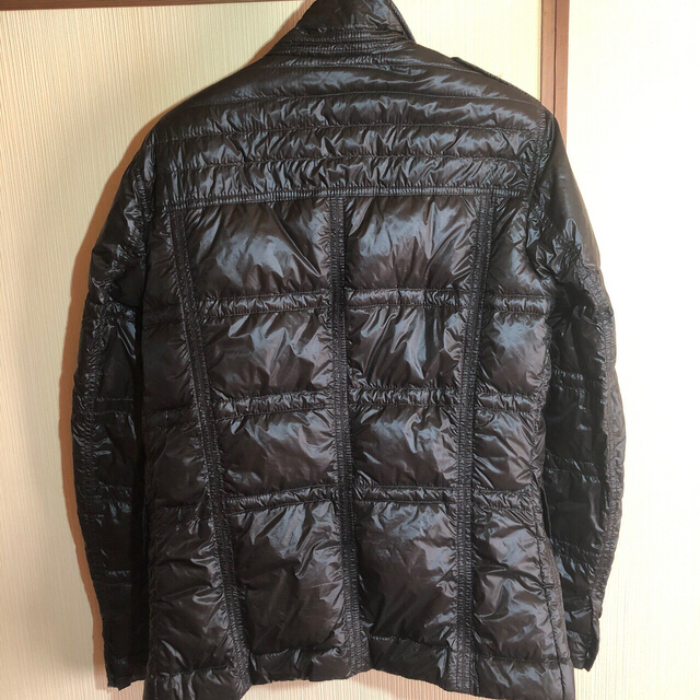 MONCLER(モンクレール)のダウンジャケット メンズのジャケット/アウター(ダウンジャケット)の商品写真