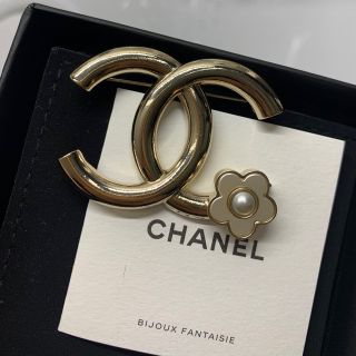 シャネル(CHANEL)のCHANEL♡シャネル♡美品ブローチ♡カメリア(ブローチ/コサージュ)