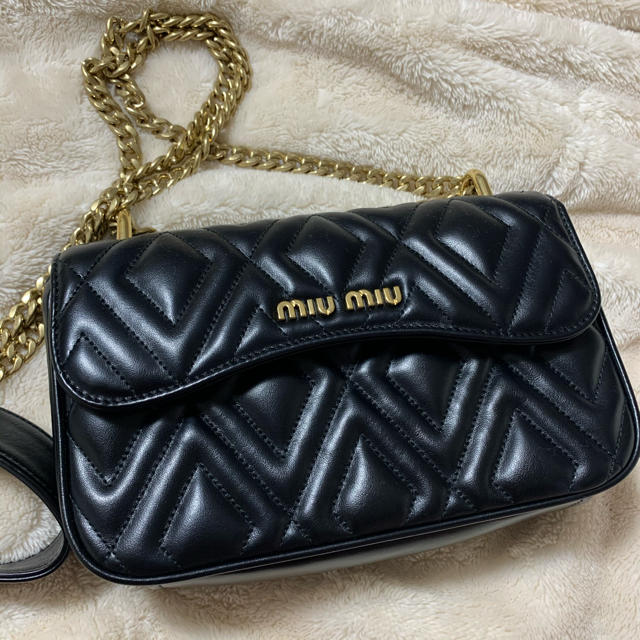 バッグmiumiu チェーンバッグ（正規品・美品）