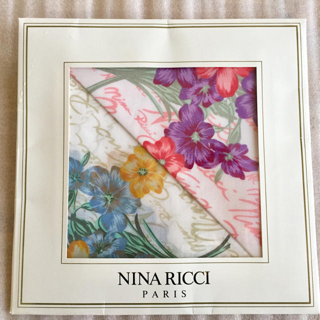 NINA RICCI(ニナリッチ)のNina Ricci ニナリッチ レディースハンカチ 2枚組 レディースのファッション小物(ハンカチ)の商品写真