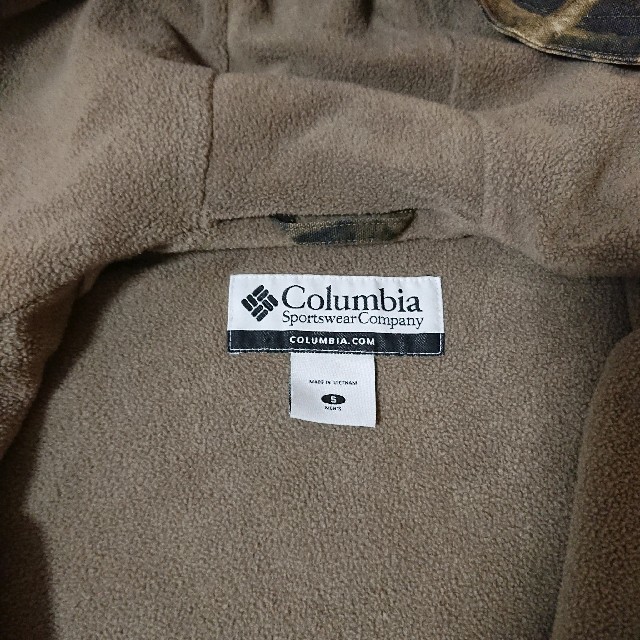 Columbia(コロンビア)のコロンビア リアルツリー カモフラ迷彩ミリタリー マウンテンジャケット フリース メンズのジャケット/アウター(マウンテンパーカー)の商品写真