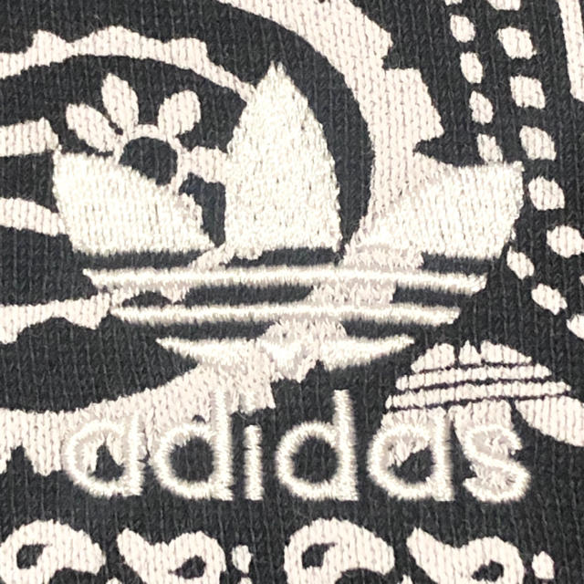 adidas(アディダス)のadidas アディダス パーカー ペイズリー 刺繍ロゴ 大きめ 美品 レア メンズのトップス(パーカー)の商品写真