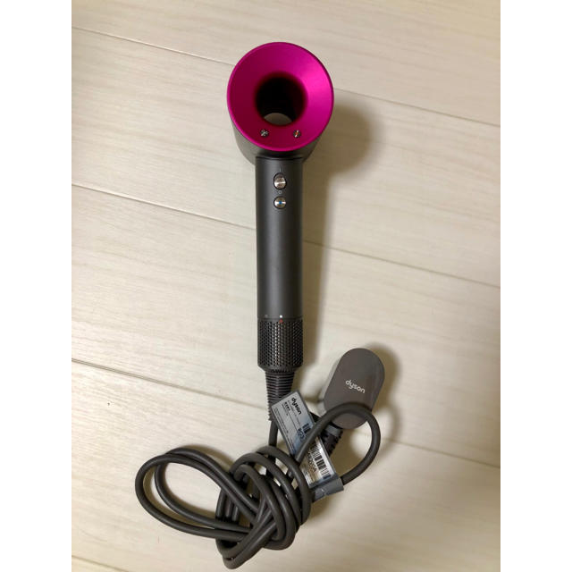 Dyson(ダイソン)のダイソンドライヤー ピンク スマホ/家電/カメラの美容/健康(ドライヤー)の商品写真