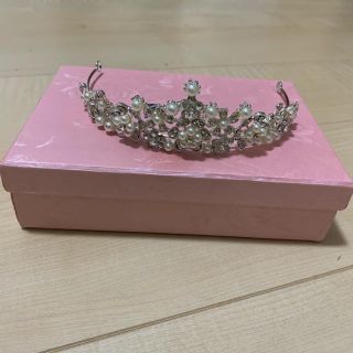 ヴェラウォン(Vera Wang)のYNS WEDDING ティアラ　ウエディング　ブライダル　小物　髪飾り(ウェディングドレス)