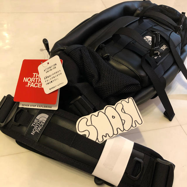 Supreme(シュプリーム)のSupreme TNF Leather Mountain Waist Bag メンズのバッグ(ウエストポーチ)の商品写真