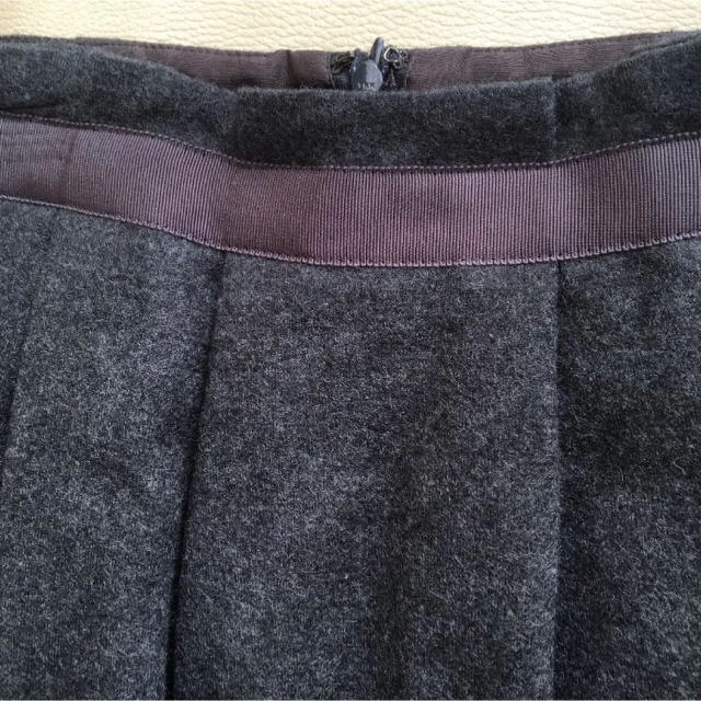 VOICEMAIL(ヴォイスメール)のmatrice by VOICEMAIL　ウール100% グレースカート レディースのスカート(ひざ丈スカート)の商品写真