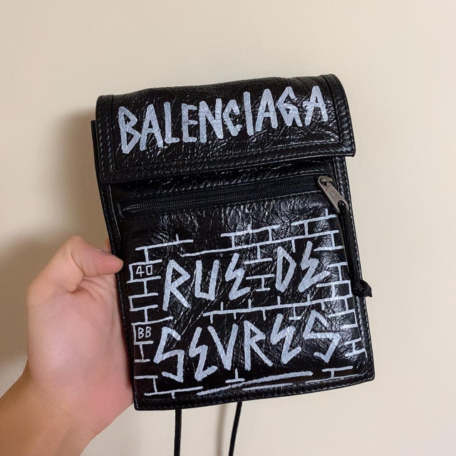 BALENCIAGA BAG(バレンシアガバッグ)のBALENCIAGA  鞄　バッグ　ポーチ レディースのバッグ(ショルダーバッグ)の商品写真