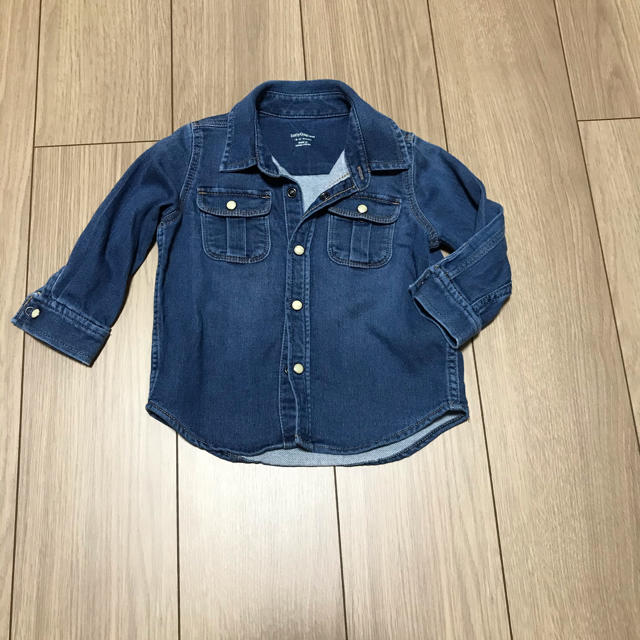 babyGAP(ベビーギャップ)のGAP厚手デニムシャツ・2才サイズ90センチ キッズ/ベビー/マタニティのキッズ服男の子用(90cm~)(カーディガン)の商品写真