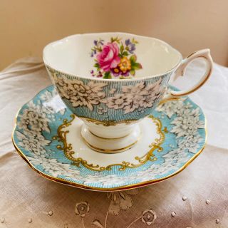 ロイヤルアルバート(ROYAL ALBERT)のロイヤルアルバート　カップ＆ソーサー(食器)