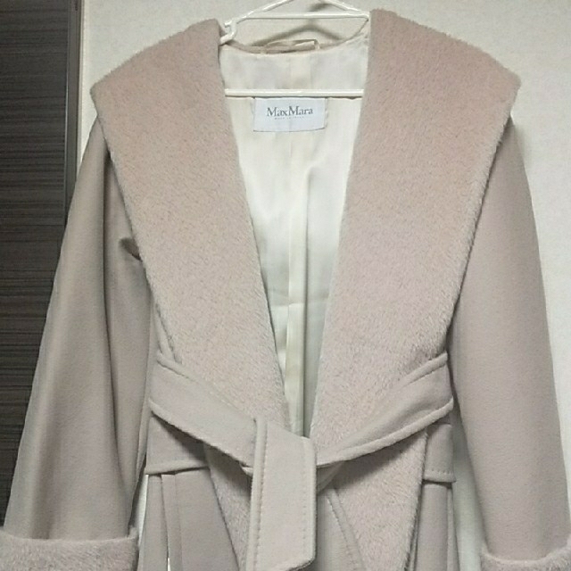 Max Mara(マックスマーラ)の☆期間限定値下げ☆【白タグ】Max Mara コート【リアルト】  レディースのジャケット/アウター(ロングコート)の商品写真