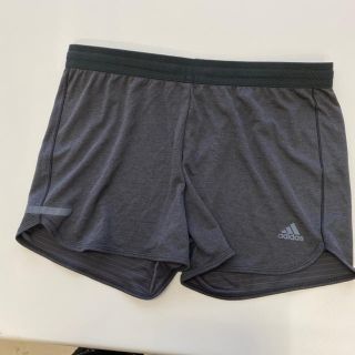 アディダス(adidas)の11　アディダス　レディースショートパンツ　サイズ不明　ニット生地　新品(ショートパンツ)