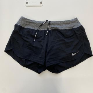 ナイキ(NIKE)の14　ナイキ　レディースショートパンツ　Lサイズ　2-3回着用(ショートパンツ)