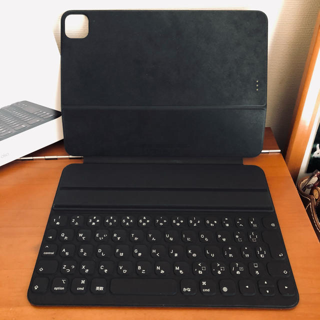 Apple(アップル)のApple Smart Keyboard Folio 現行タイプMXNK2J/A スマホ/家電/カメラのスマホアクセサリー(iPadケース)の商品写真