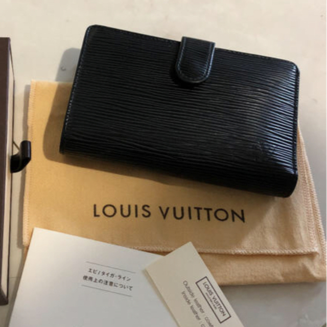 LOUIS VUITTON(ルイヴィトン)のルイヴィトン  エピ　二つ折り　財布　黒　ノワール レディースのファッション小物(財布)の商品写真