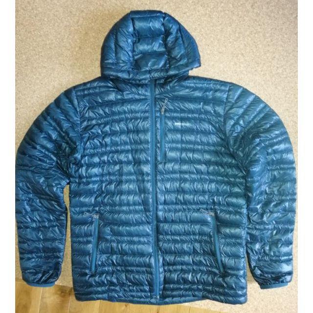 patagonia(パタゴニア)の【中古】patagonia ウルトラライトダウンフーディー　深緑（USED) メンズのジャケット/アウター(ダウンジャケット)の商品写真