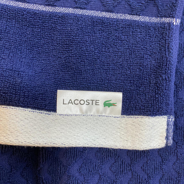 LACOSTE(ラコステ)の新品　ラコステ　タオルハンカチ メンズのファッション小物(ハンカチ/ポケットチーフ)の商品写真