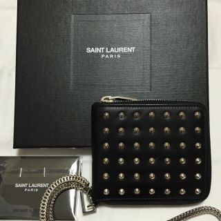 Saint Laurent サンローランパリ スタッズ 財布の通販 ラクマ