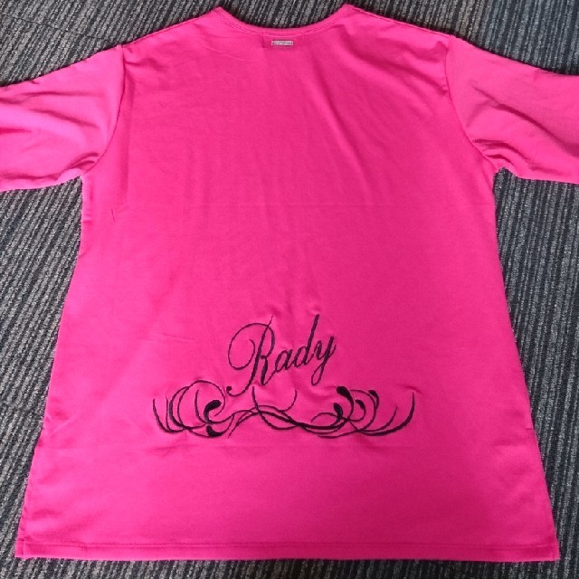 Rady(レディー)のRady  Tシャツ 新品同様 掘り出し物❗ レディースのトップス(Tシャツ(半袖/袖なし))の商品写真