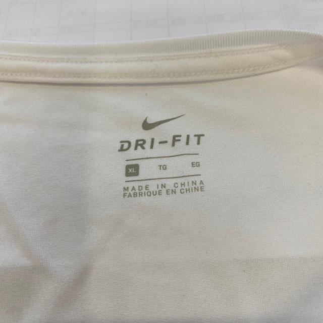 NIKE(ナイキ)の52　ナイキ　レディースTシャツ　XLサイズ　新品　タグ無し レディースのトップス(Tシャツ(半袖/袖なし))の商品写真