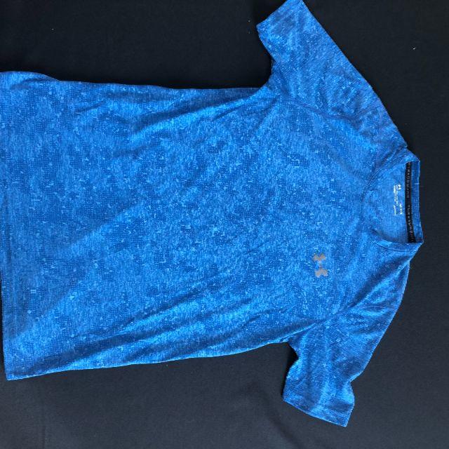 UNDER ARMOUR(アンダーアーマー)のアンダーアーマー スレッドボーンメッシュTシャツ メンズMサイズ メンズのトップス(Tシャツ/カットソー(半袖/袖なし))の商品写真