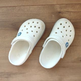 クロックス(crocs)のクロックス キッズ サンダル 白 8c9 15.5(サンダル)