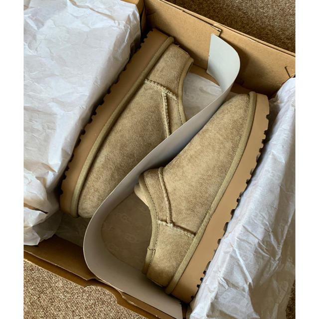 FRAMeWORK(フレームワーク)の【UGG】 CLASSIC SLIPPER フレームワーク　24 レディースの靴/シューズ(スリッポン/モカシン)の商品写真