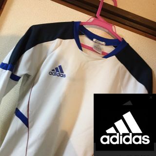 アディダス(adidas)の美品★adidas★長袖インナーシャツ　ホワイト&ブルー　140 早い者勝ち❣️(Tシャツ/カットソー)