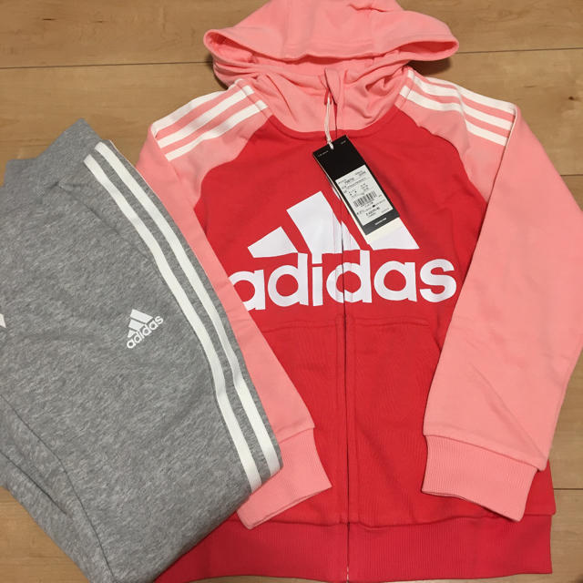 adidas(アディダス)のアディダス 女の子 セットアップ キッズ/ベビー/マタニティのキッズ服女の子用(90cm~)(その他)の商品写真