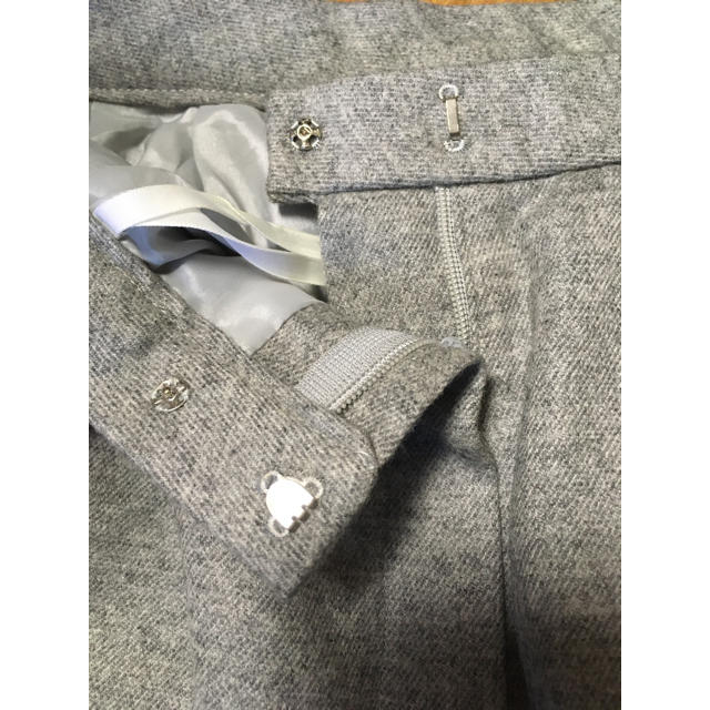 【期間限定価格】ウール　灰色パンツ レディースのパンツ(カジュアルパンツ)の商品写真