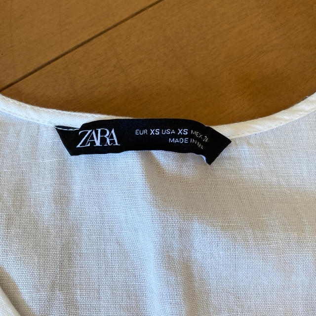 ZARA(ザラ)のZARA トップス　刺繍　レース　ブラウス レディースのトップス(シャツ/ブラウス(長袖/七分))の商品写真