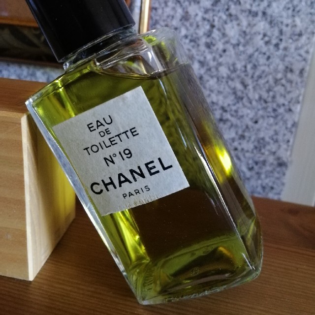 CHANEL - シャネル19番『オード・トワレ』118ml未使用品の通販 by adlerholst's shop｜シャネルならラクマ