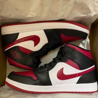 ナイキ(NIKE)の新品 AIR JORDAN 1 MID BLACK RED WHITE 28(スニーカー)