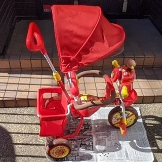 アンパンマン(アンパンマン)の【美品】アンパンマン デラックス三輪車(三輪車)