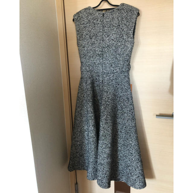 ZARA(ザラ)の【新品・未使用】ヘリンボーン柄ワンピース レディースのワンピース(ロングワンピース/マキシワンピース)の商品写真