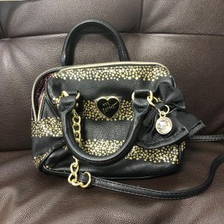 ベッツィジョンソン(BETSEY JOHNSON)のベッツィジョンソン 黒い小さなショルダーバッグ(ショルダーバッグ)