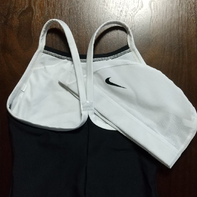 NIKE(ナイキ)のNIKE  水着 帽子セット  子供用 キッズ/ベビー/マタニティのキッズ服女の子用(90cm~)(水着)の商品写真