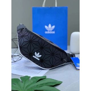 アディダス(adidas)の新品　限定品 adidas original バッグ(ボディーバッグ)