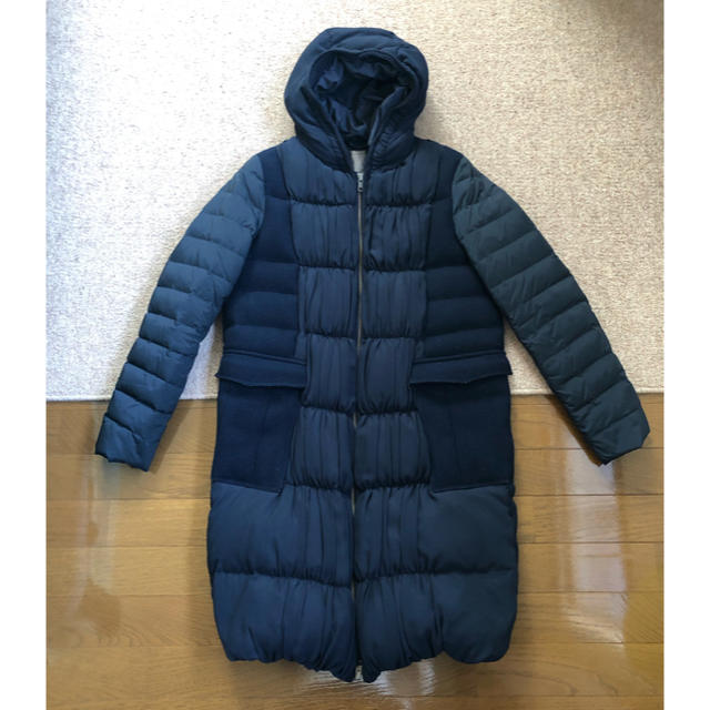 MONCLER(モンクレール)のJNBY 異素材　デザイン　ダウンコート　ネイビー　38 レディースのジャケット/アウター(ダウンコート)の商品写真