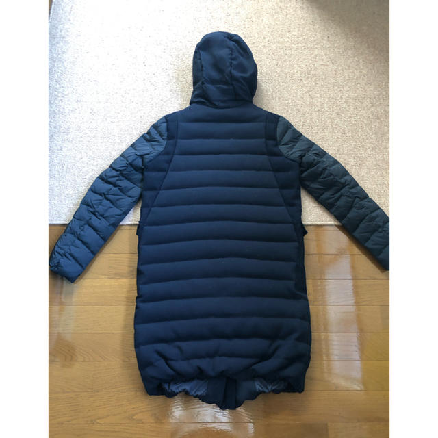 MONCLER(モンクレール)のJNBY 異素材　デザイン　ダウンコート　ネイビー　38 レディースのジャケット/アウター(ダウンコート)の商品写真